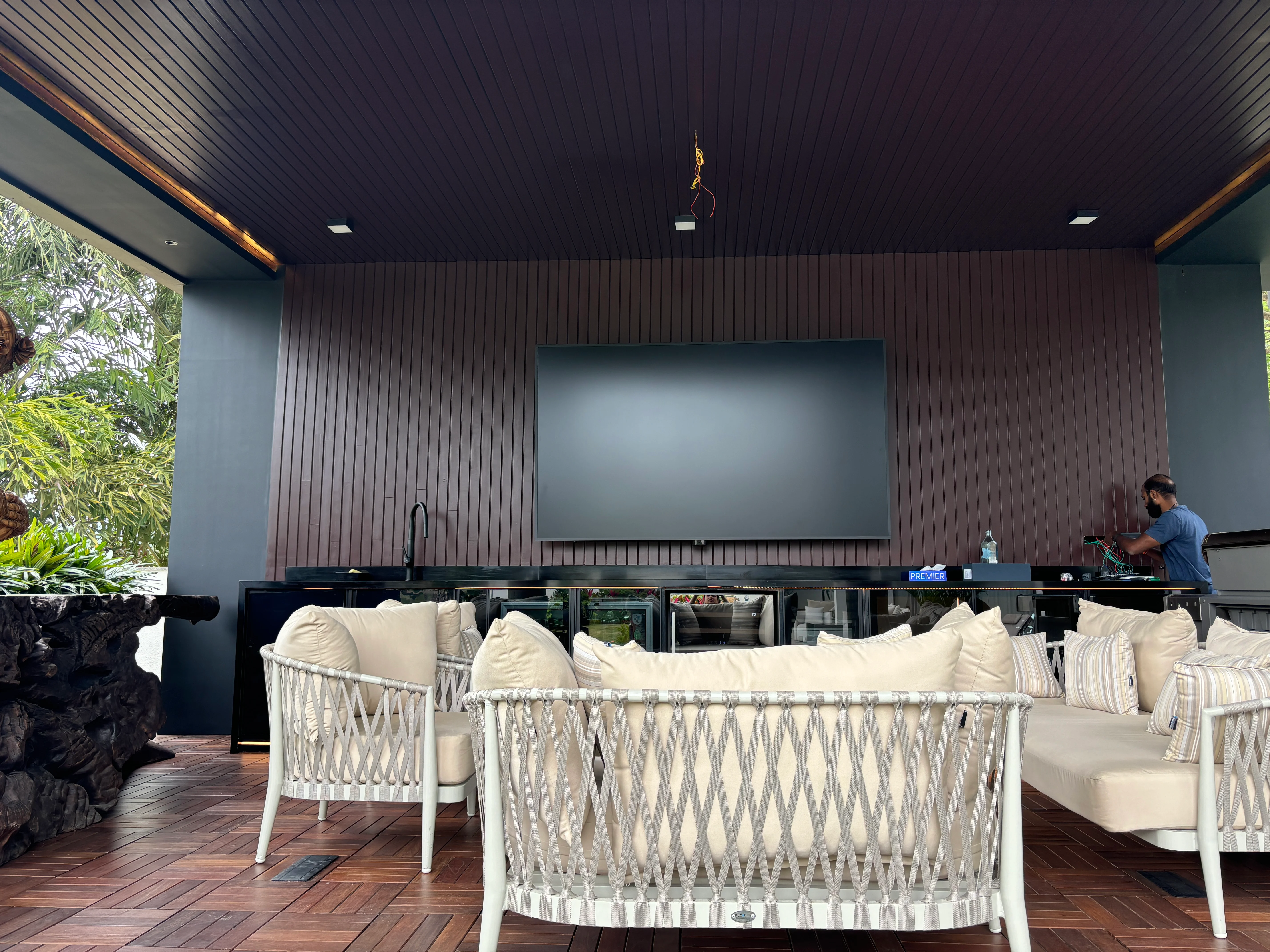 Final Handover: How the Space Came Alive-1