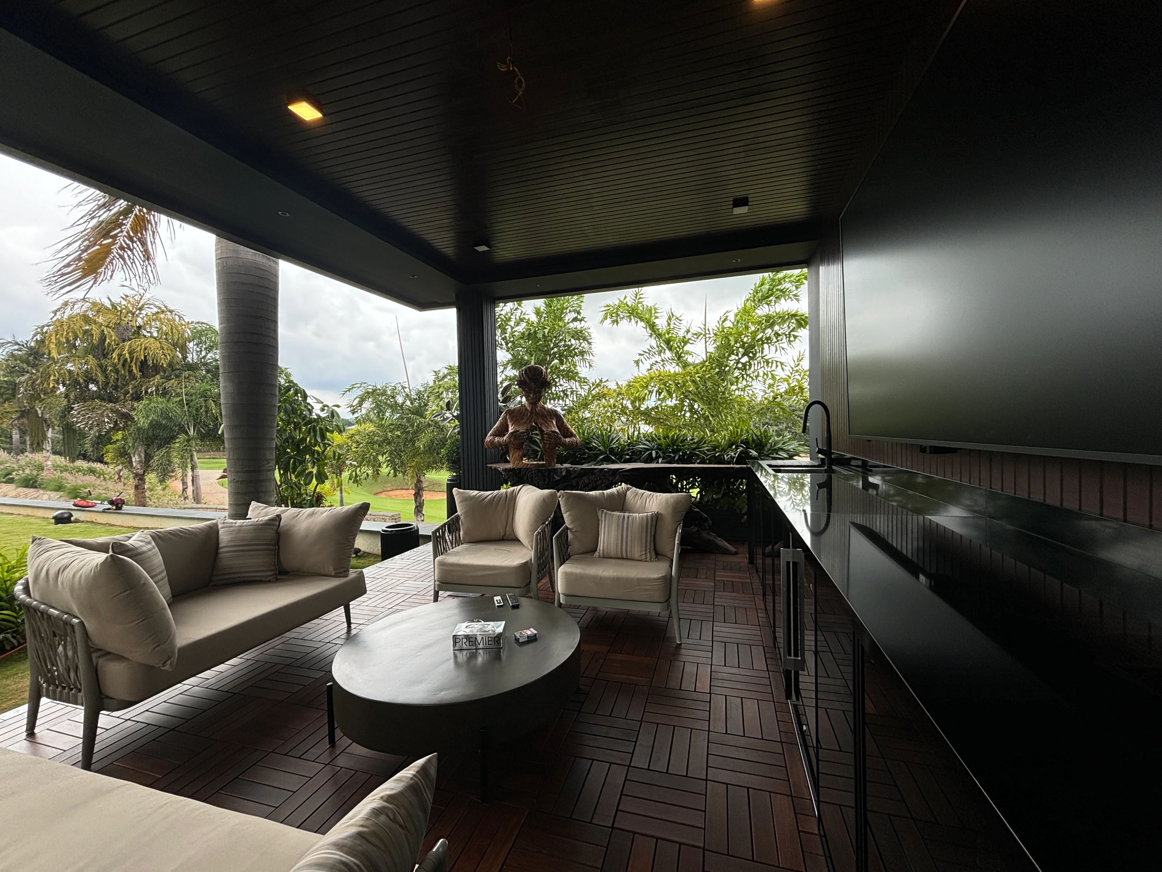 Final Handover: How the Space Came Alive-1